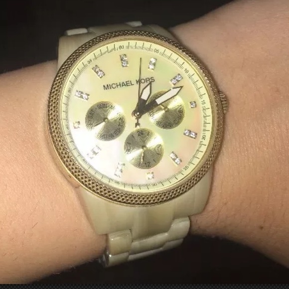 Michael Kors Watch - Picture 6 of 7